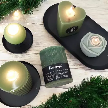 Läpivärjätty tuoksukynttilä 10cm, Kuusipuu - Tuoksukynttilät - 2000467 - 2